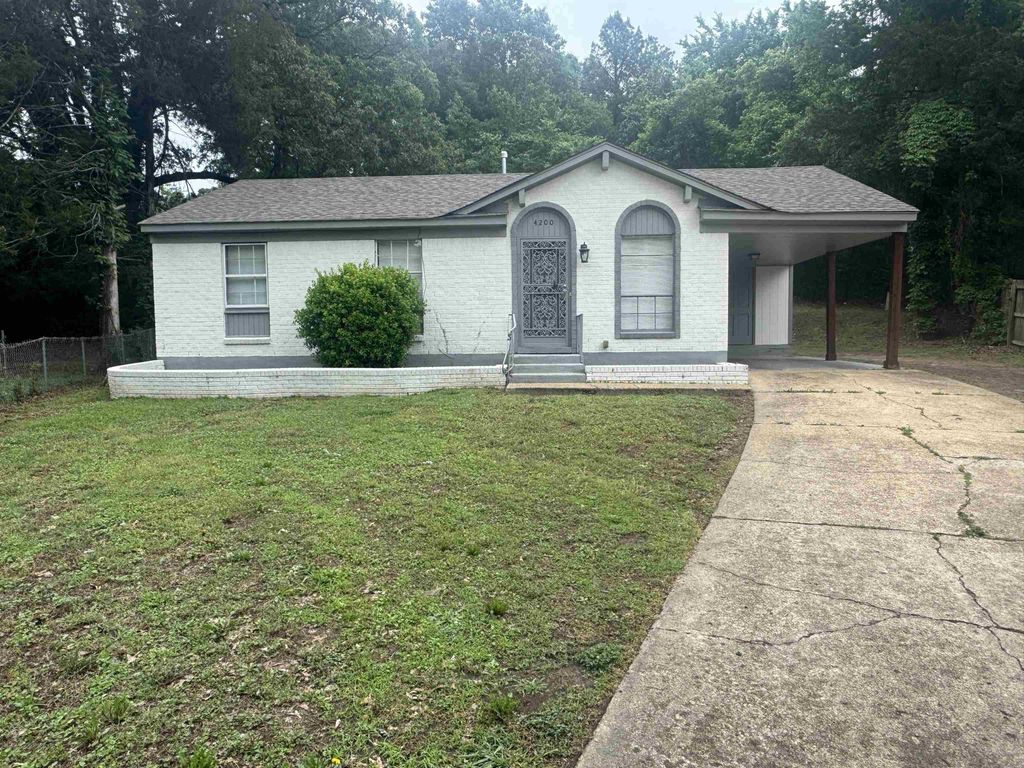 4200 CLYDESDALE DR, Memphis, TN 38109