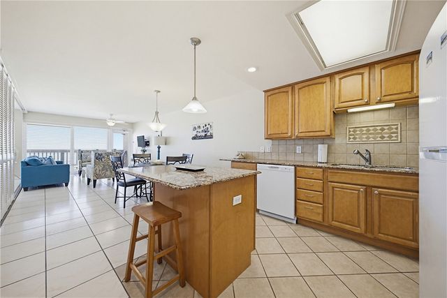 14810 Windward Dr 516, Corpus Christi, TX 78418