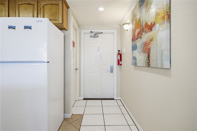 14810 Windward Dr 516, Corpus Christi, TX 78418