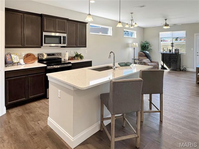 891 Walter Way, Washington, MO 63090