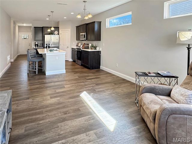 891 Walter Way, Washington, MO 63090