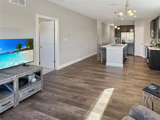 891 Walter Way, Washington, MO 63090