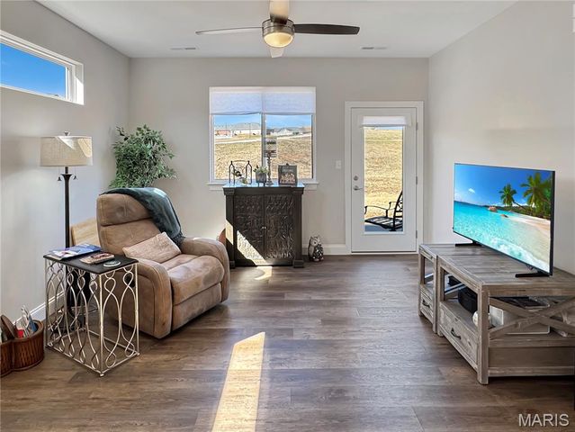 891 Walter Way, Washington, MO 63090