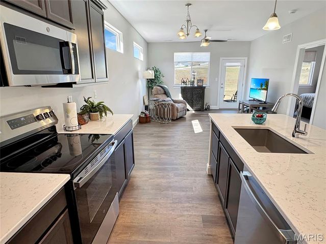 891 Walter Way, Washington, MO 63090