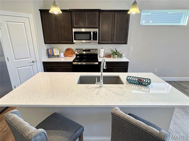 891 Walter Way, Washington, MO 63090