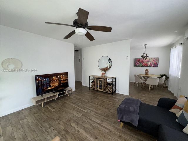 2726 Taylor St, Hollywood, FL 33020