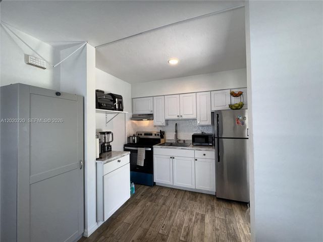 2726 Taylor St, Hollywood, FL 33020
