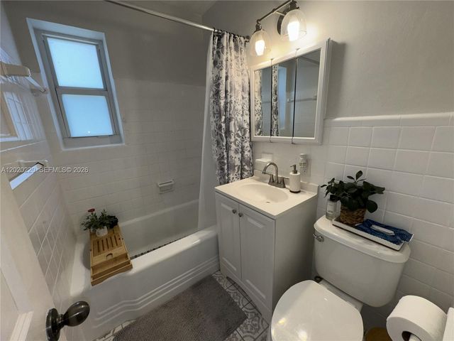 2726 Taylor St, Hollywood, FL 33020