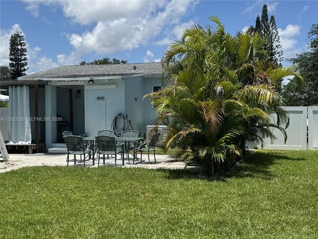 2726 Taylor St, Hollywood, FL 33020
