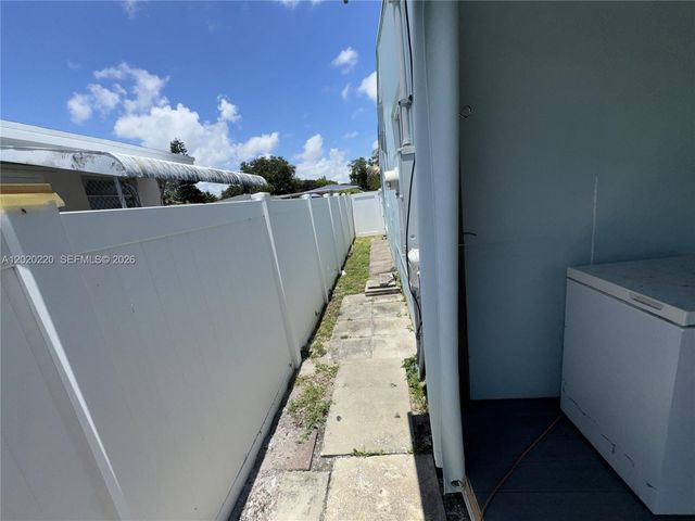 2726 Taylor St, Hollywood, FL 33020