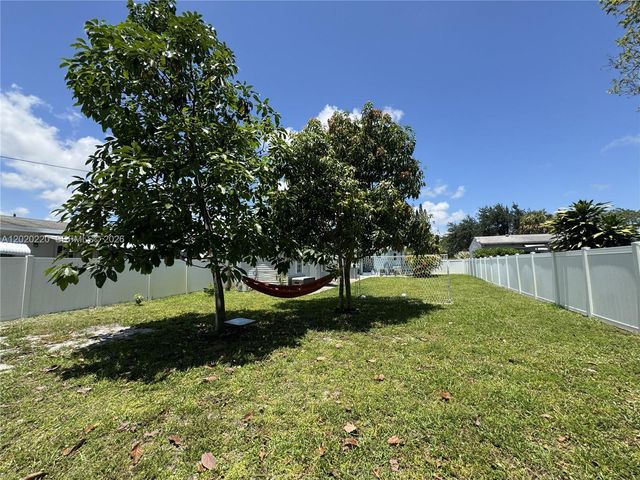 2726 Taylor St, Hollywood, FL 33020