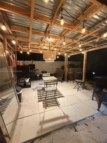 2726 Taylor St, Hollywood, FL 33020