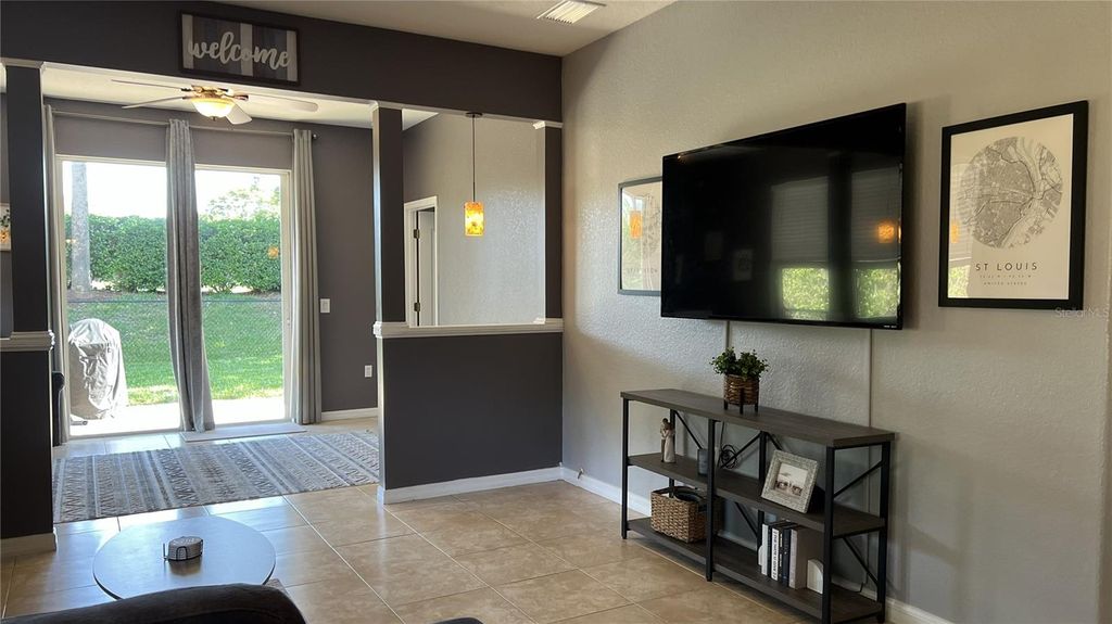 Image 17 of property listing at 7003 CHATUM LIGHT RUN, Bradenton, FL 34212