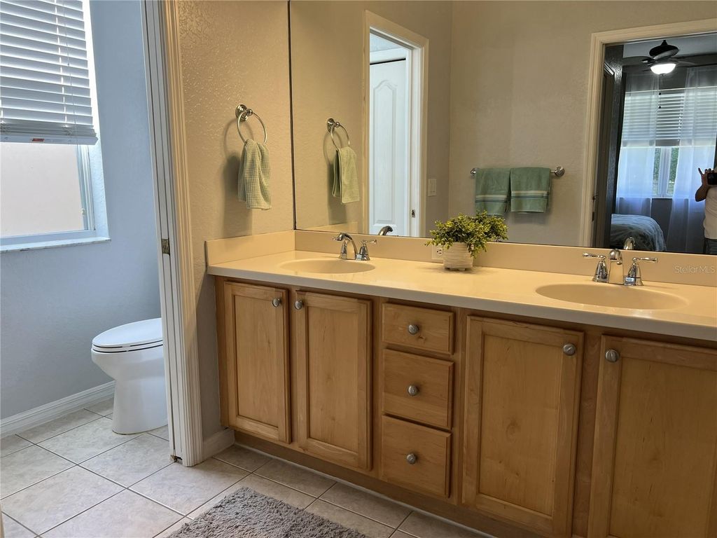 Image 28 of property listing at 7003 CHATUM LIGHT RUN, Bradenton, FL 34212