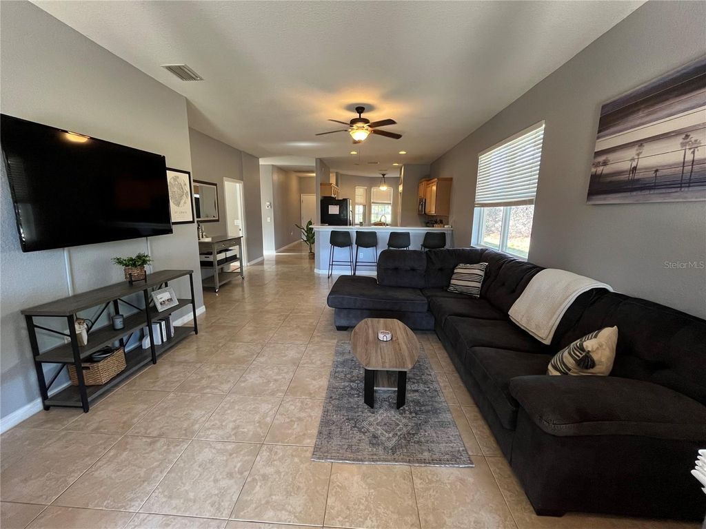 Image 32 of property listing at 7003 CHATUM LIGHT RUN, Bradenton, FL 34212