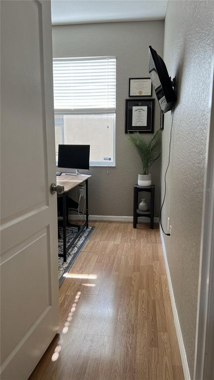 Image 34 of property listing at 7003 CHATUM LIGHT RUN, Bradenton, FL 34212