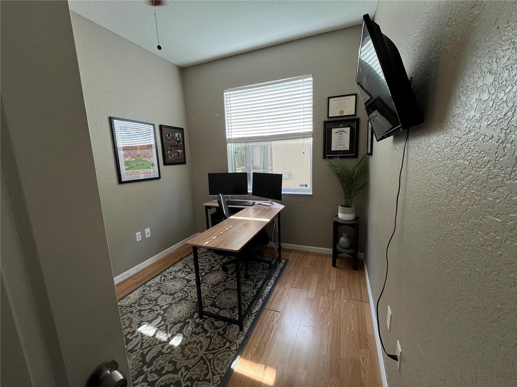 Image 35 of property listing at 7003 CHATUM LIGHT RUN, Bradenton, FL 34212