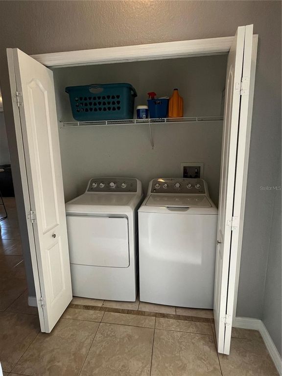 Image 38 of property listing at 7003 CHATUM LIGHT RUN, Bradenton, FL 34212