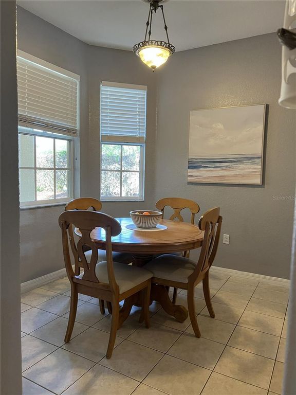 Image 9 of property listing at 7003 CHATUM LIGHT RUN, Bradenton, FL 34212