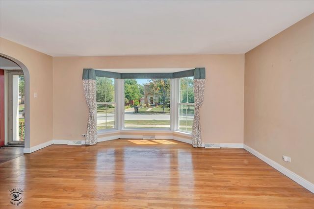 1816 Manchester Avenue, Westchester, IL 60154