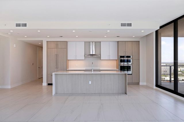 275 1ST AVENUE S 2201, St Petersburg, FL 33701