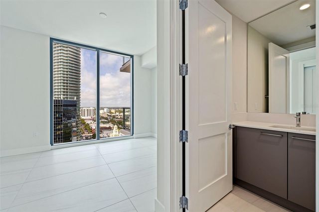 275 1ST AVENUE S 2201, St Petersburg, FL 33701