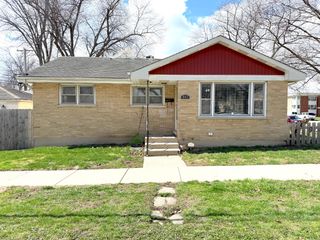 617 McKinley Avenue, Mundelein, IL 60060