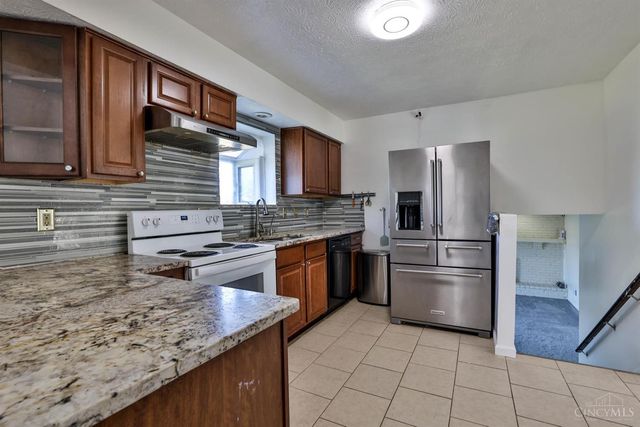 6077 Snowhill Drive, Liberty Twp, OH 45011