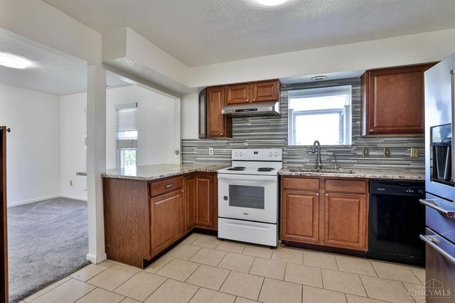 6077 Snowhill Drive, Liberty Twp, OH 45011
