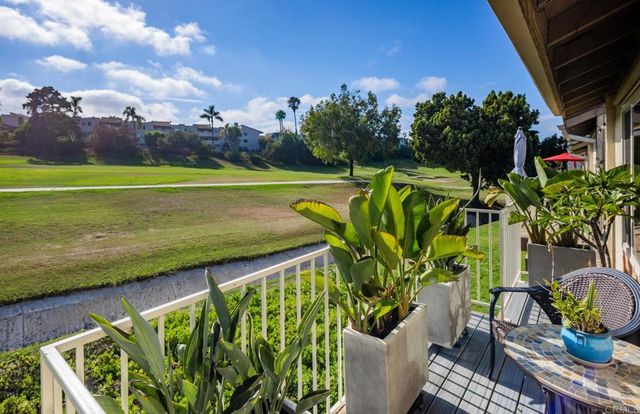 7525 Jerez Court F, Carlsbad, CA 92009