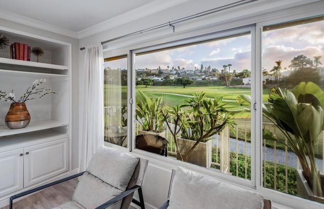7525 Jerez Court F, Carlsbad, CA 92009