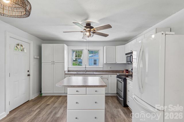 120 Caring Place Loop, Clyde, NC 28721