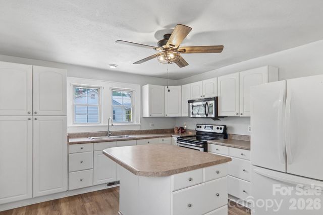 120 Caring Place Loop, Clyde, NC 28721
