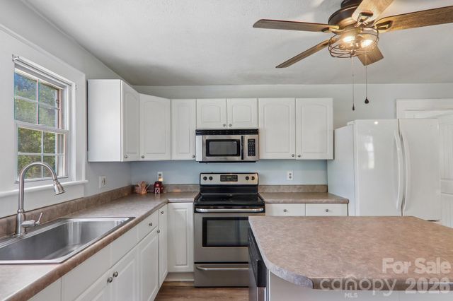120 Caring Place Loop, Clyde, NC 28721
