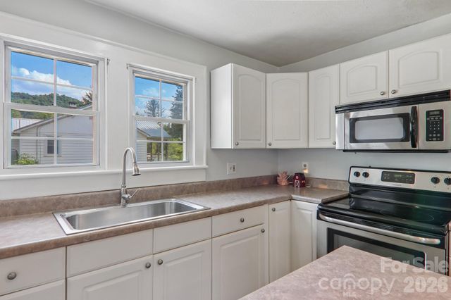 120 Caring Place Loop, Clyde, NC 28721