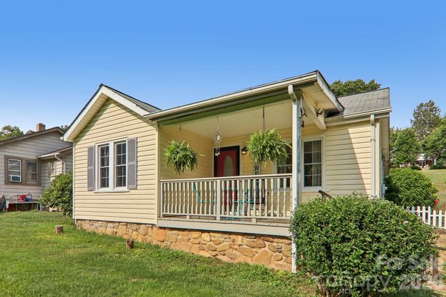 120 Caring Place Loop, Clyde, NC 28721