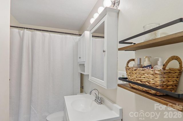 120 Caring Place Loop, Clyde, NC 28721
