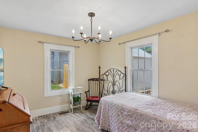 120 Caring Place Loop, Clyde, NC 28721