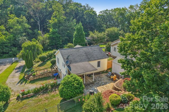 120 Caring Place Loop, Clyde, NC 28721