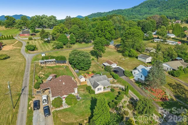 120 Caring Place Loop, Clyde, NC 28721