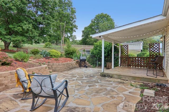 120 Caring Place Loop, Clyde, NC 28721