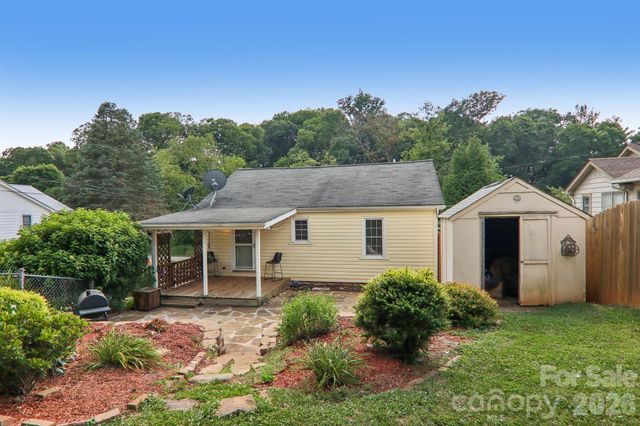 120 Caring Place Loop, Clyde, NC 28721
