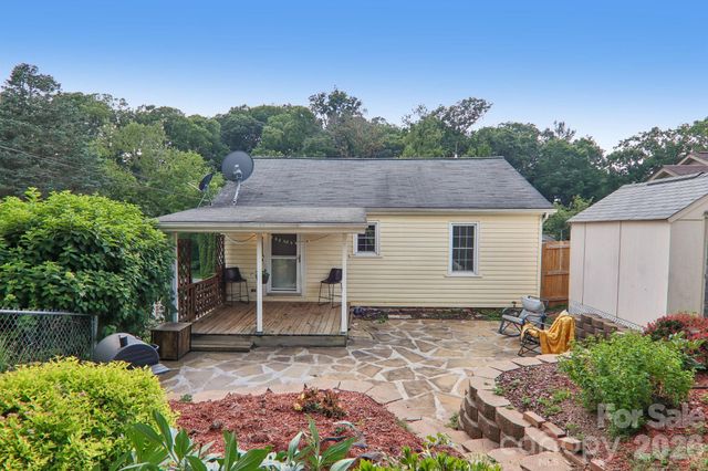 120 Caring Place Loop, Clyde, NC 28721