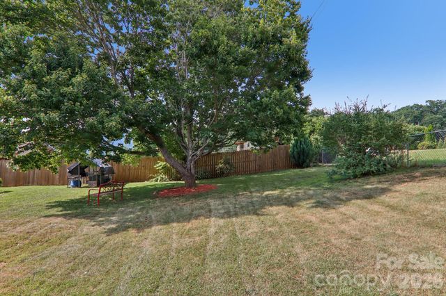 120 Caring Place Loop, Clyde, NC 28721