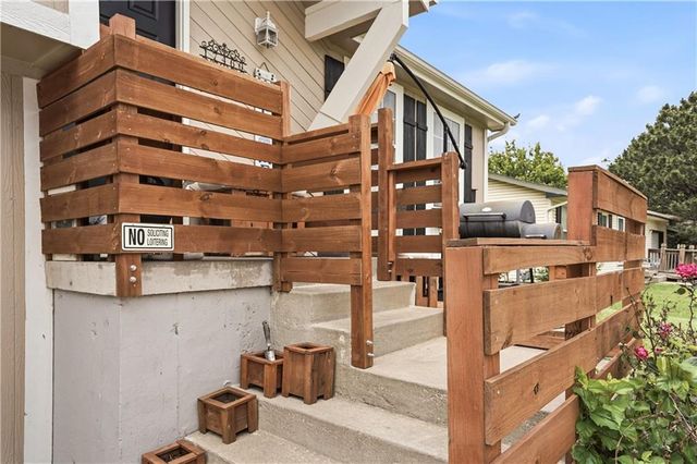 17460 S Agnes Street, Gardner, KS 66030