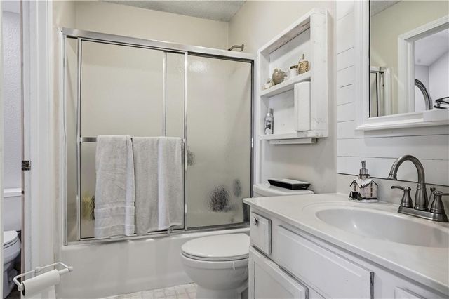 17460 S Agnes Street, Gardner, KS 66030