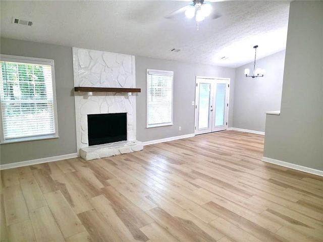3382 Tia Trace NW, Kennesaw, GA 30152