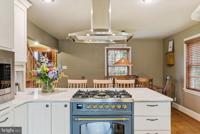 2900 MARKET ST, Camp Hill, PA 17011