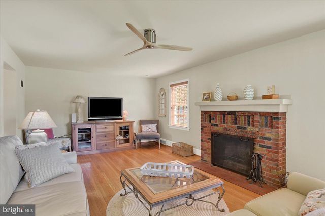 2900 MARKET ST, Camp Hill, PA 17011