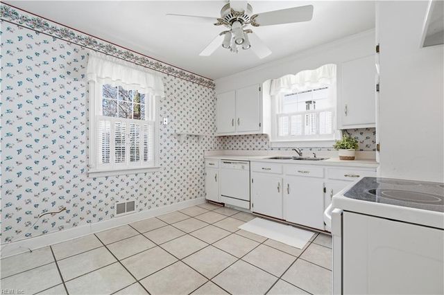 411 Mayflower RD, Portsmouth, VA 23701